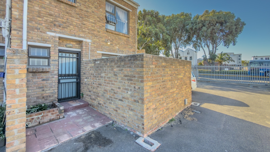 3 Bedroom Property for Sale in Table View Western Cape